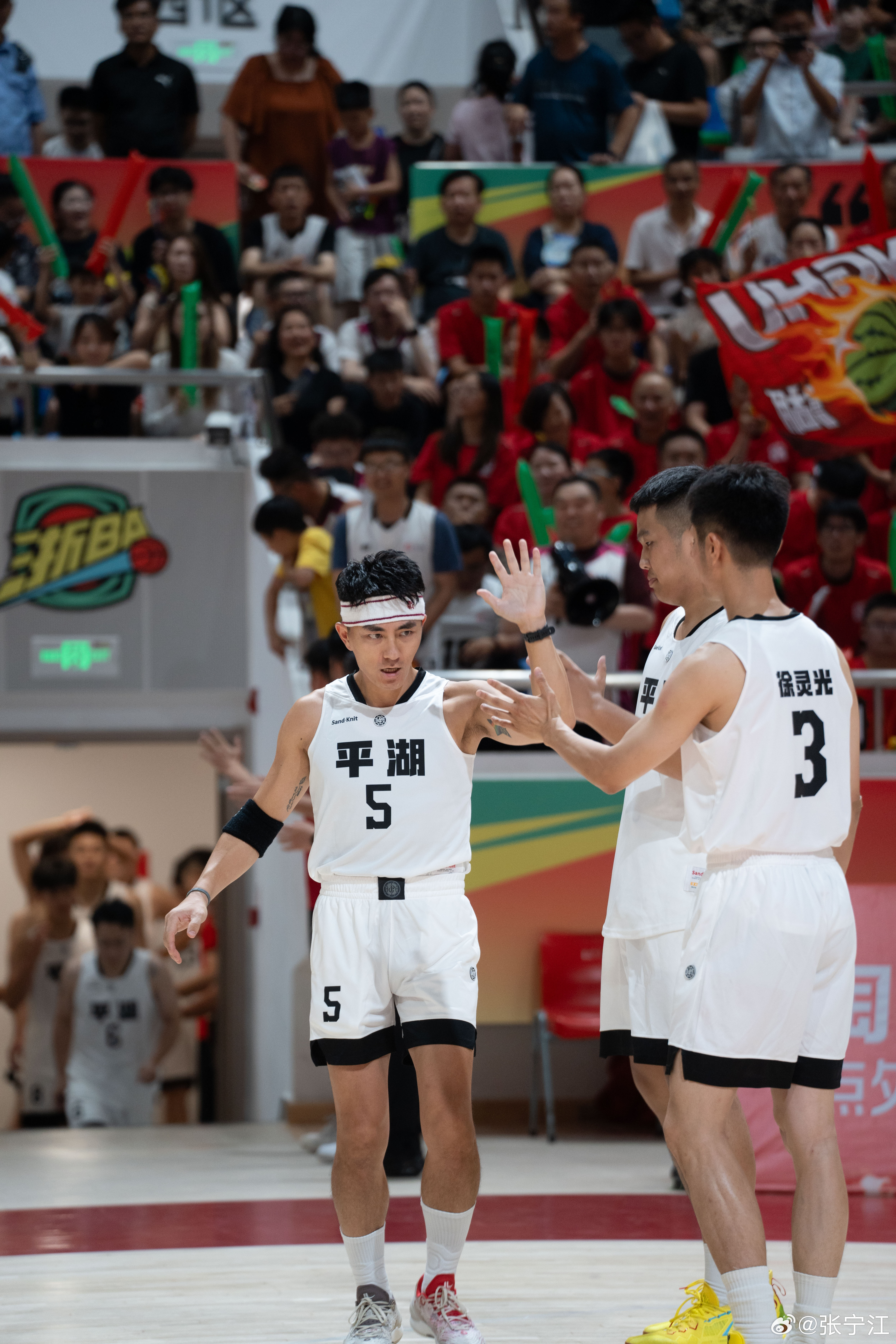 快船险胜76人,赵继伟高光表现 快船险胜76人,赵继伟高光表现