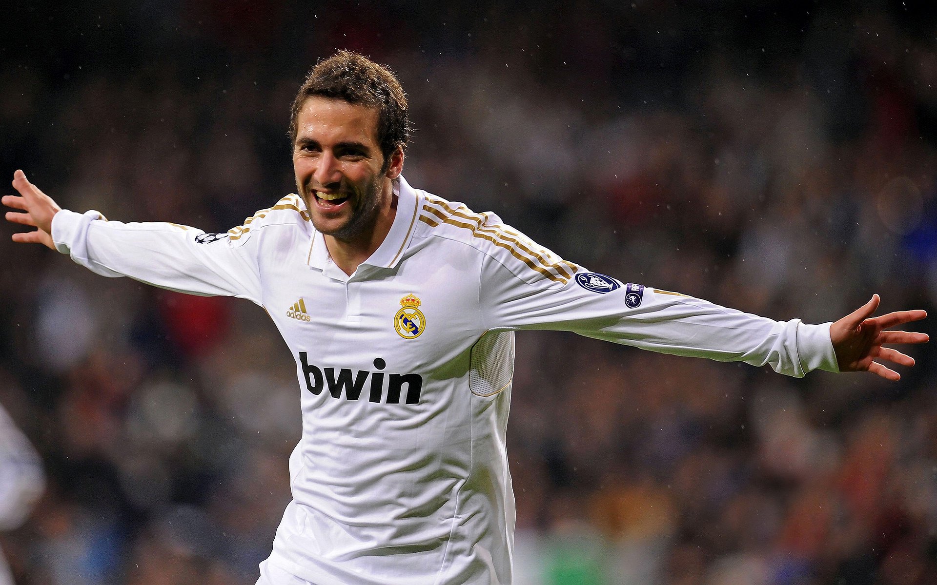 逆转与高光，瑞典足球的坚韧与梁靖崑的闪耀