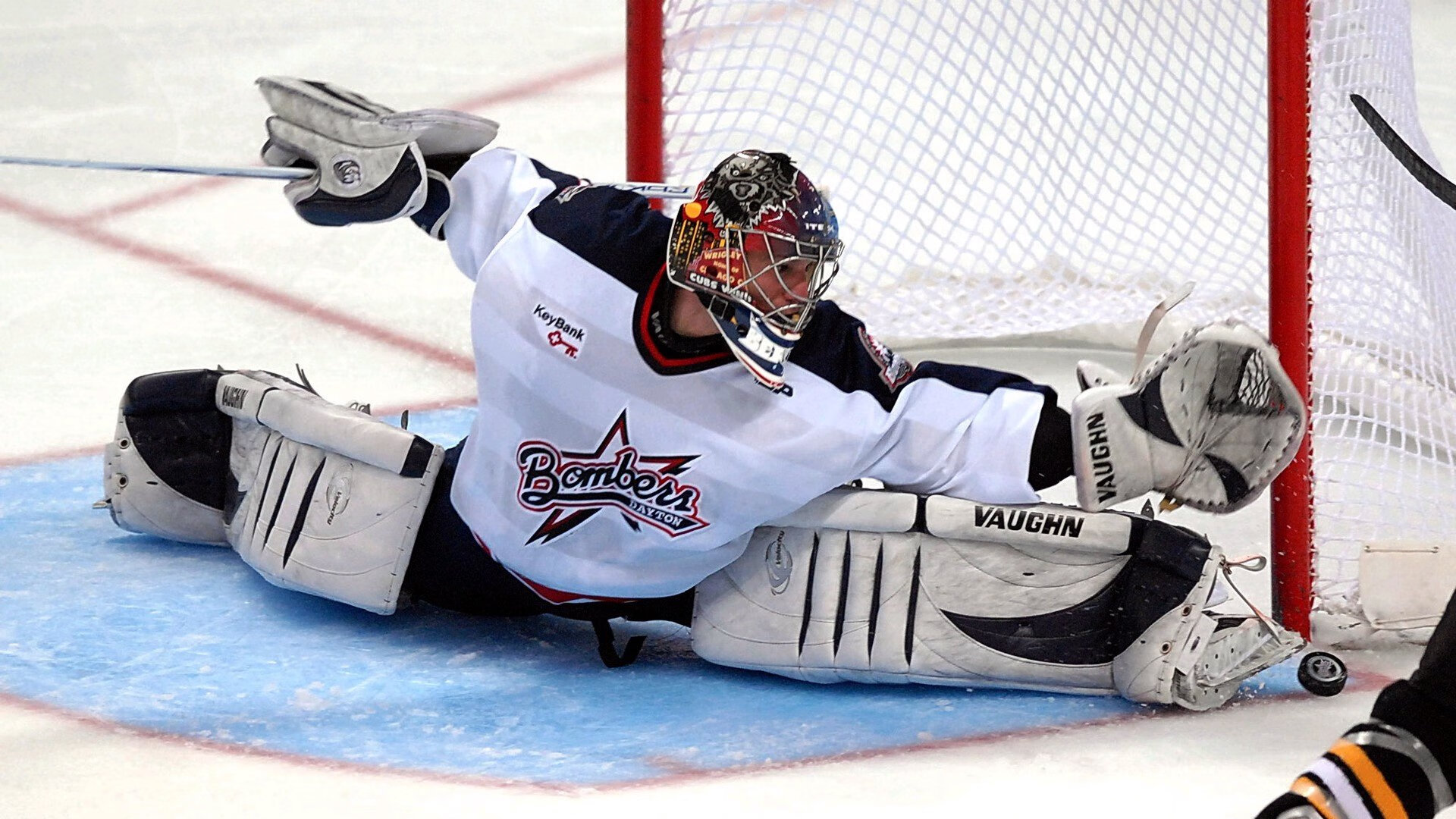 密尔沃基的独狼，当字母哥在美加墨之夜的星河下，独自照亮攻防两端的孤寂王座